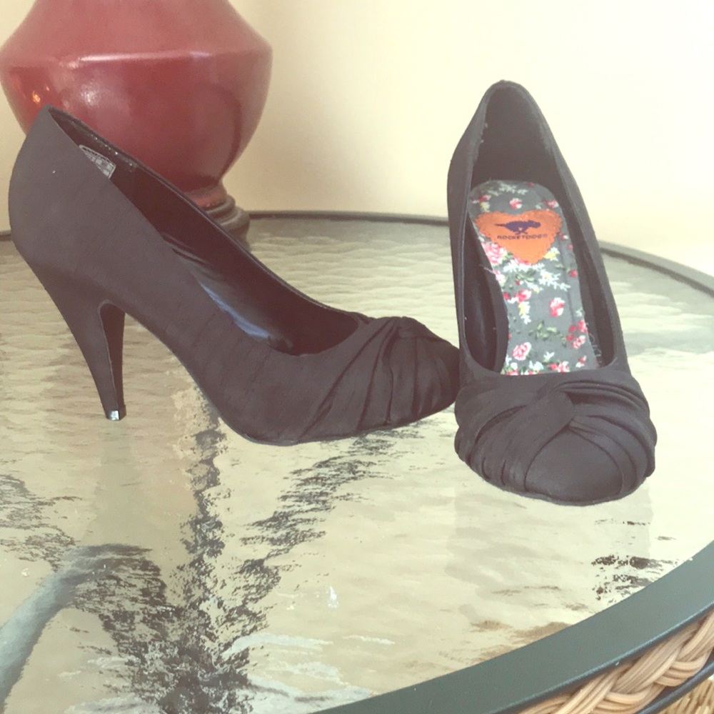 Rocket dog black heels